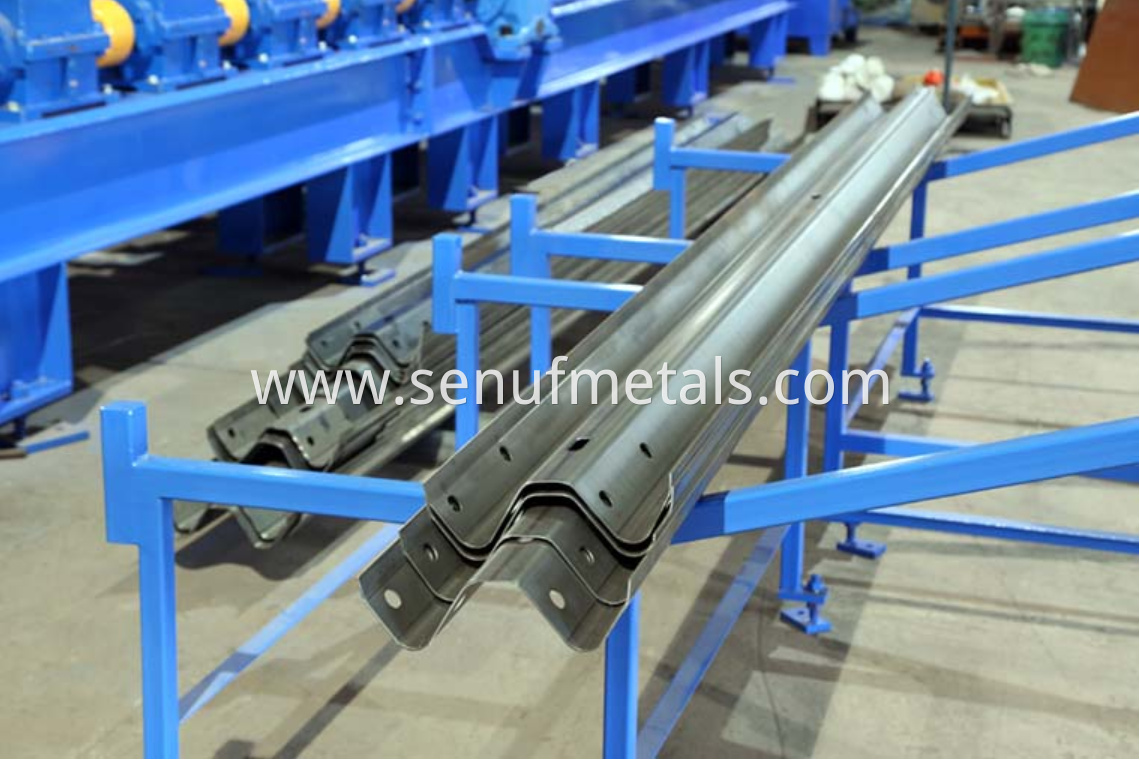 highway guardrail forming machine exit rack (2)